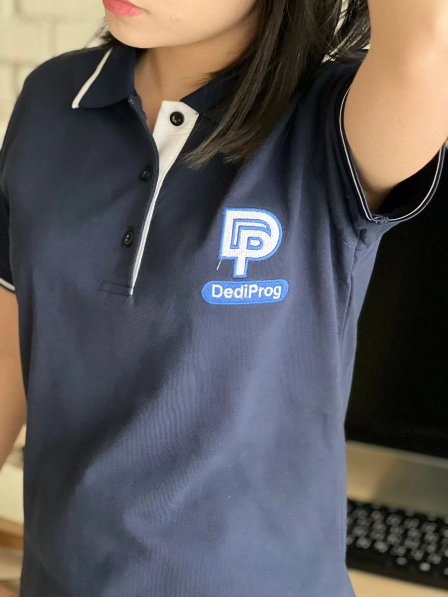 門襟配色電繡款POLO衫