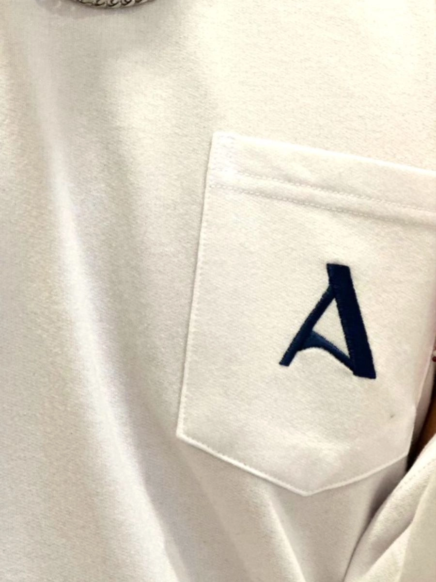 [力曼]電繡LOGO口袋圓T 