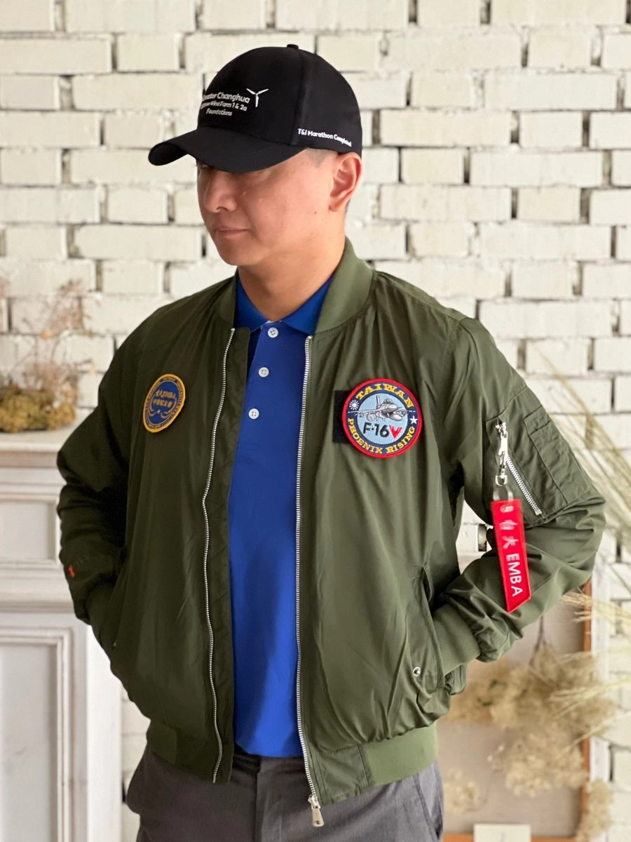 [台大EMBA]臂章飛行外套