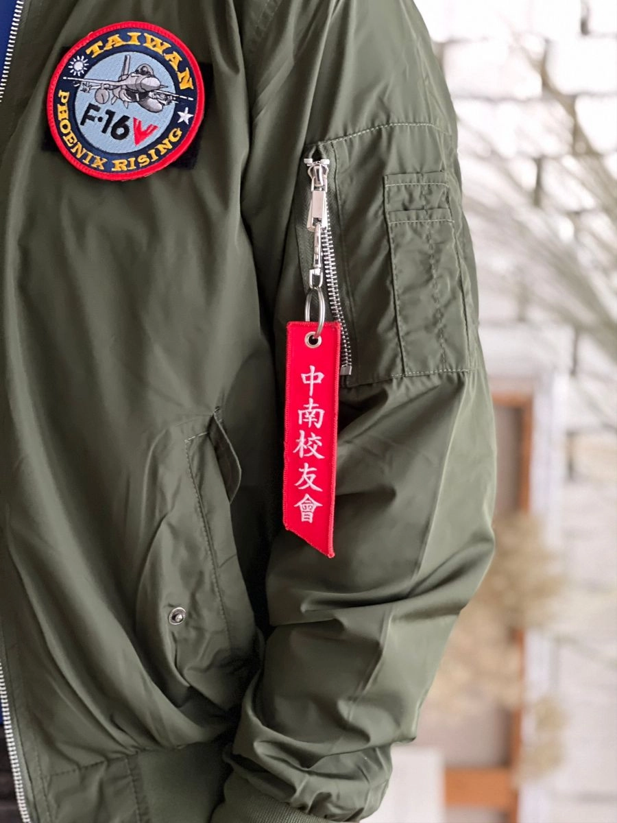 [台大EMBA]臂章飛行外套